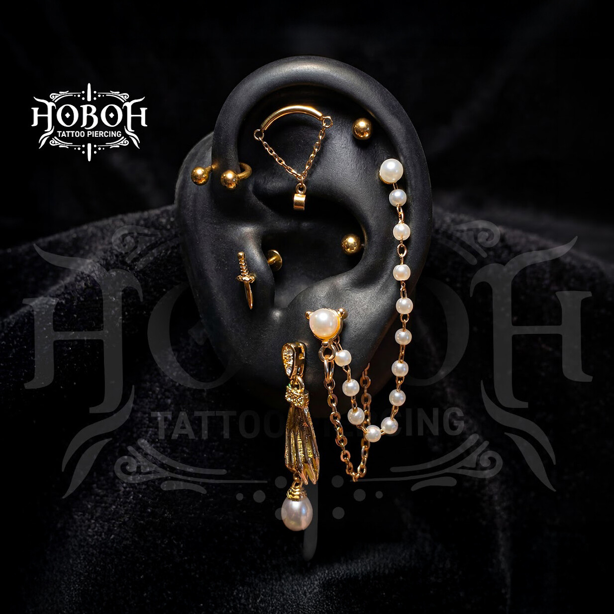 Curated ear, piercing et bijoux a Aix en provence Helix, conche, tragus, lobes Hoboh piercing